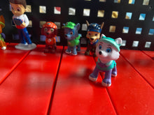 Load image into Gallery viewer, 17 Paw P mini figures cake decorations kid toys