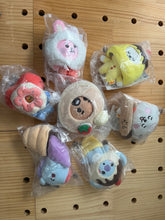 Load image into Gallery viewer, BTS keychain