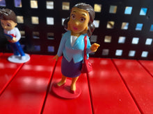 Load image into Gallery viewer, 17 Paw P mini figures cake decorations kid toys