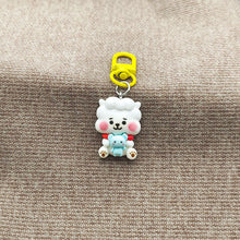 Load image into Gallery viewer, BTS keychain