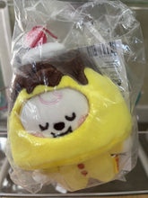 Load image into Gallery viewer, BTS keychain