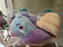 Load image into Gallery viewer, BTS keychain