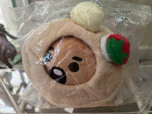 Load image into Gallery viewer, BTS keychain