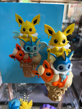 Load image into Gallery viewer, 18 Poke•Mon anime mini figures (T) cake decorations