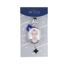 Load image into Gallery viewer, BTS keychain