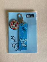Load image into Gallery viewer, BTS keychain