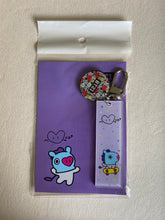 Load image into Gallery viewer, BTS keychain