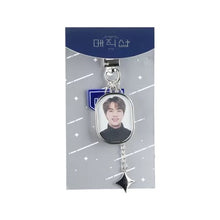 Load image into Gallery viewer, BTS keychain