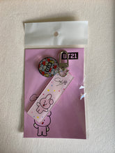 Load image into Gallery viewer, BTS keychain