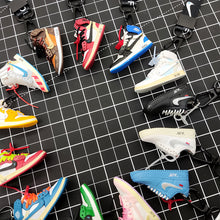 Load image into Gallery viewer, Basketball keychain
