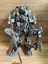 Load image into Gallery viewer, 12 Transformers toys MMP 13
