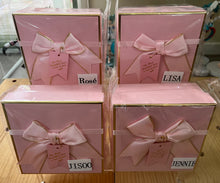 Load image into Gallery viewer, BlackPink gift box
