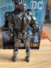 Load image into Gallery viewer, 325 Movie figures
