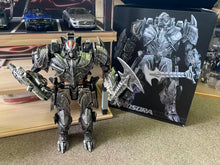 Load image into Gallery viewer, 12 Transformers toys  MW001
