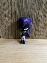 Load image into Gallery viewer, 87 Teen Titans mini figures cake decorations
