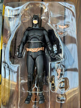 Load image into Gallery viewer, 302 Movie Figures Bat•Man
