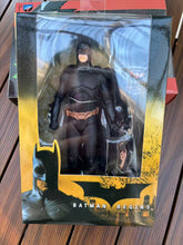 Load image into Gallery viewer, 302 Movie Figures Bat•Man
