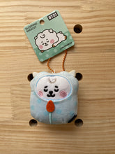 Load image into Gallery viewer, BTS cut keychain
