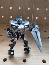 Load image into Gallery viewer, 12 Transformers toys
 CA01/LS08
