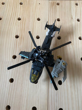 Load image into Gallery viewer, 12 Transformers toys
