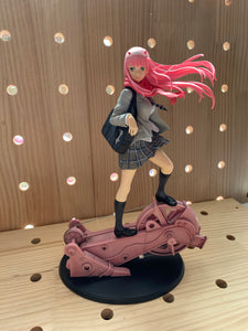 Anime zero two figures girl