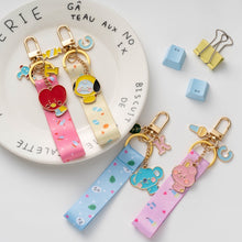 Load image into Gallery viewer, BTS keychain
